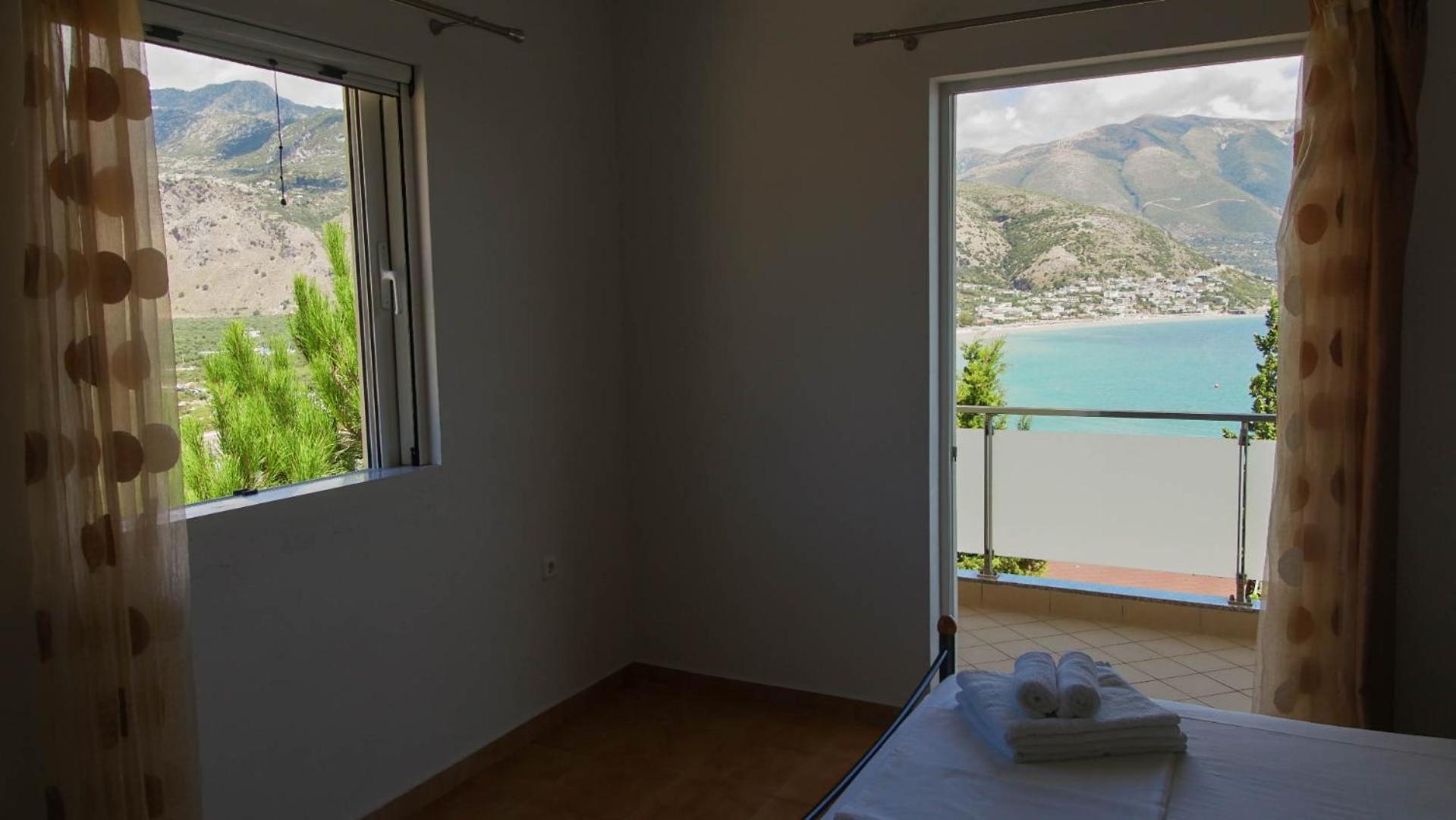 Guest House Suga 1 Qeparo Exterior foto