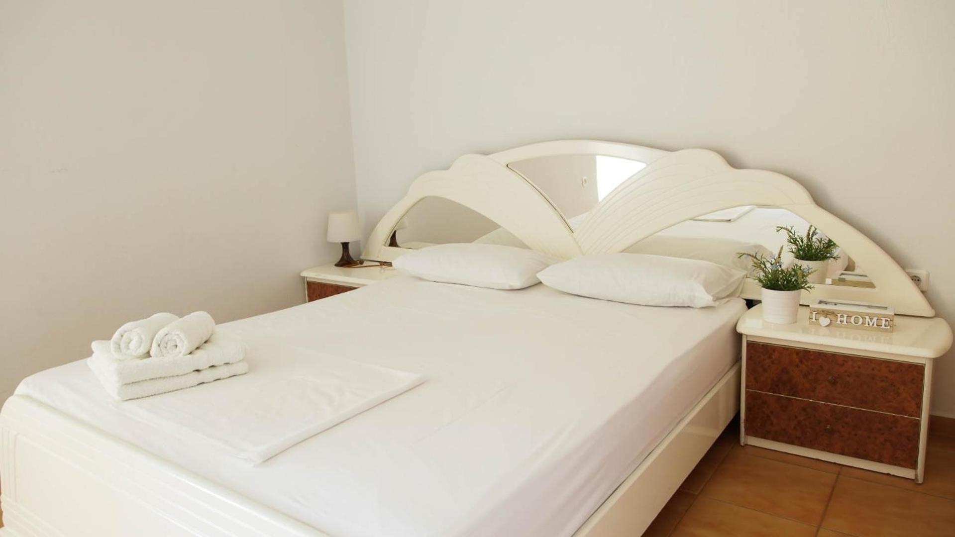 Guest House Suga 1 Qeparo Exterior foto
