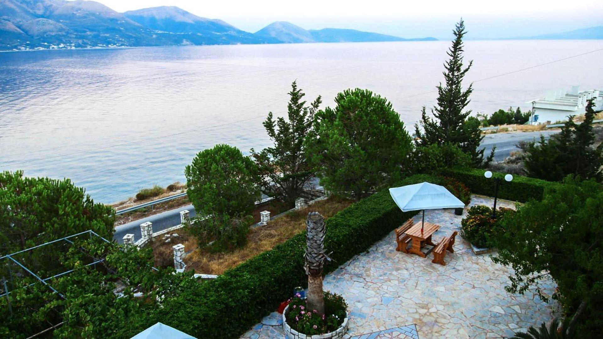 Guest House Suga 1 Qeparo Exterior foto