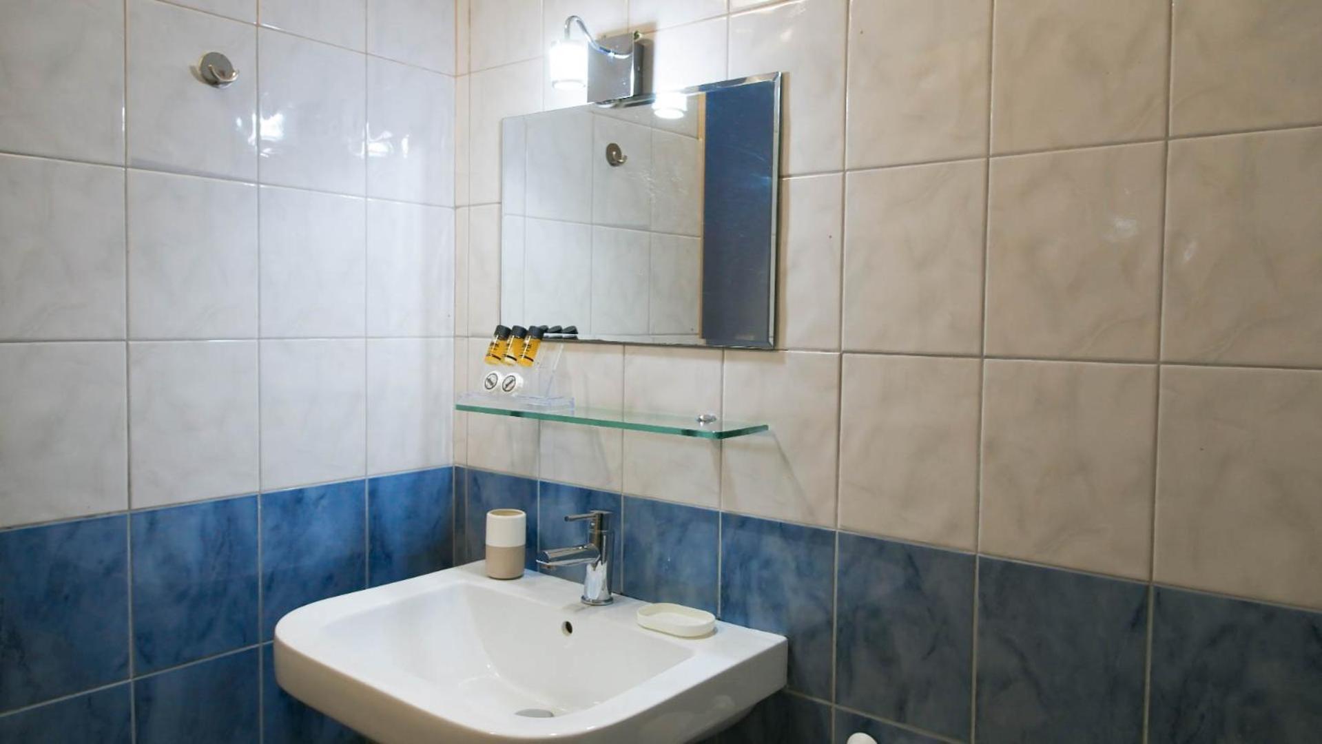 Guest House Suga 1 Qeparo Quarto foto