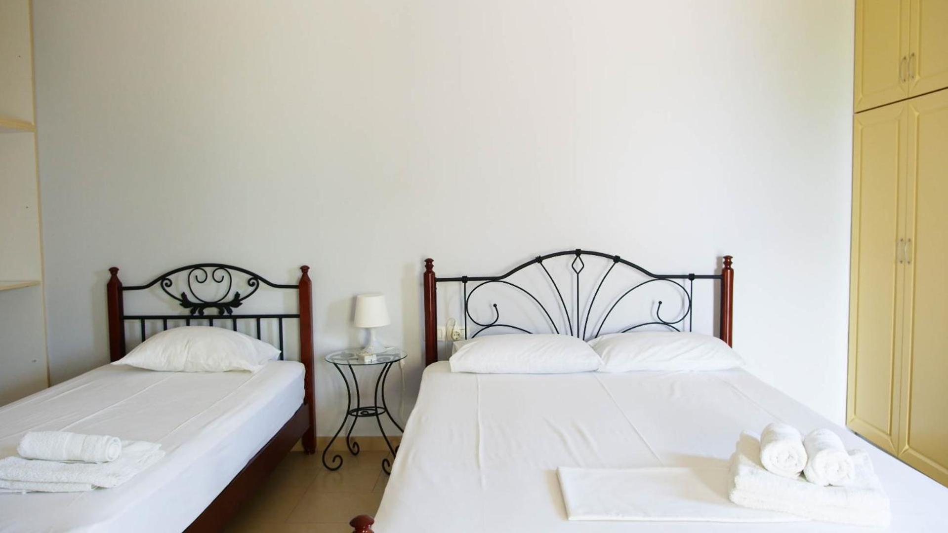 Guest House Suga 1 Qeparo Quarto foto