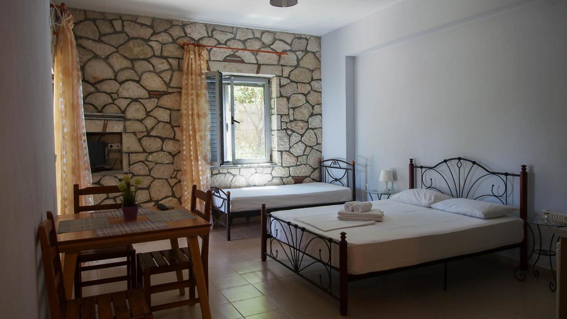 Guest House Suga 1 Qeparo Quarto foto